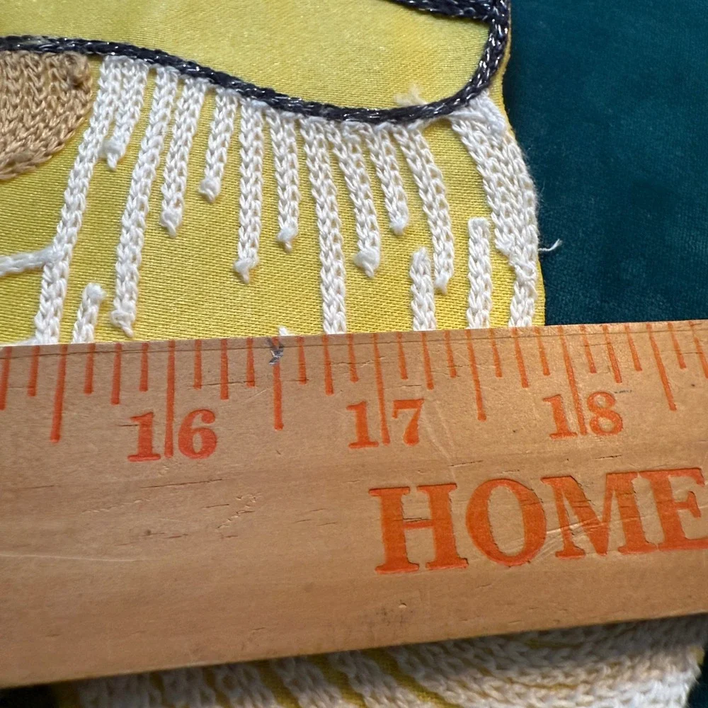 Handmade Bumble Bee Table Runner Floral Applique Yellow Orange‎ Accent
